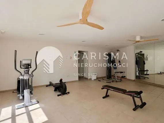 (22) Dwupoziomowy penthouse na sprzedaż w Jávea – zaledwie kilka kroków od plaży Playa del Arenal, Javea