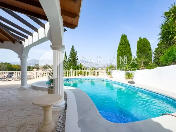 (8) Śródziemnomorska willa z widokiem na góry i morze w Alfaz del Pi, Costa Blanca