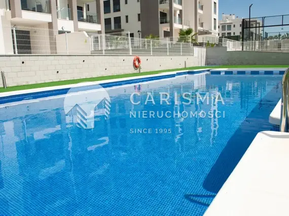 (37) Nowoczesne mieszkanie z tarasem dachowym w Villamartin – blisko usług i plaż