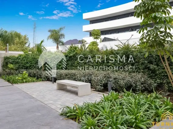 (51) Ekskluzywny apartament z prywatnym basenem i licencją najmu – Estepona, Costa del So