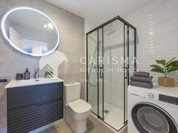 (10) Nowoczesny penthouse w sercu Estepony
