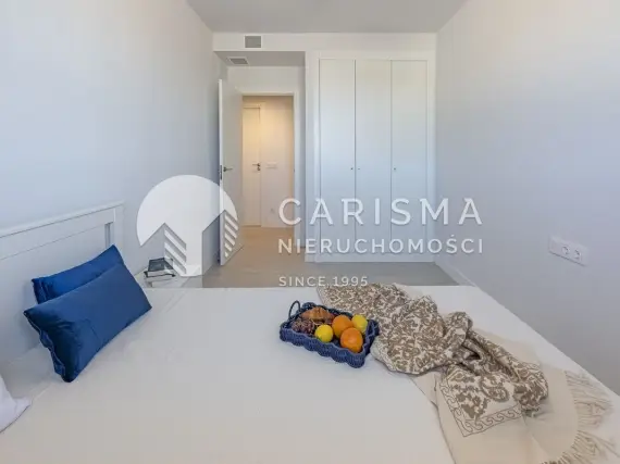 (12) Nowoczesny penthouse w sercu Estepony