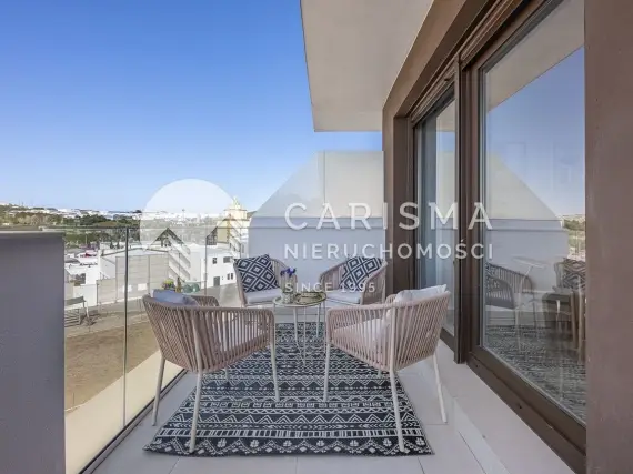 (16) Nowoczesny penthouse w sercu Estepony