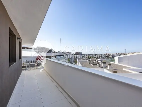 (18) Nowoczesny penthouse w sercu Estepony