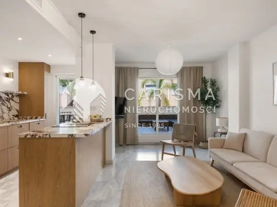 (11) Nowoczesny apartament z dużym tarasem – między Nueva Andalucía a San Pedro