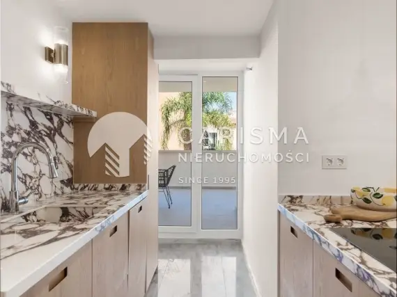 (12) Nowoczesny apartament z dużym tarasem – między Nueva Andalucía a San Pedro