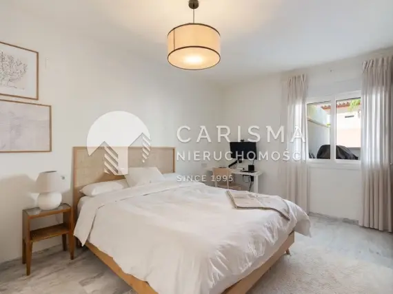 (14) Nowoczesny apartament z dużym tarasem – między Nueva Andalucía a San Pedro