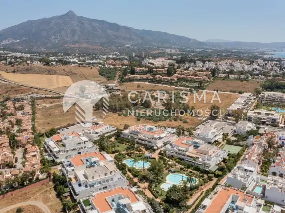 (23) Nowoczesny apartament z dużym tarasem – między Nueva Andalucía a San Pedro