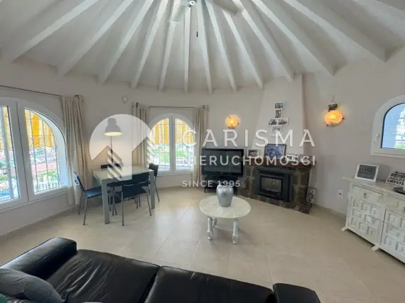 (15) Urokliwa willa w Calpe – Twój wymarzony dom w Hiszpanii