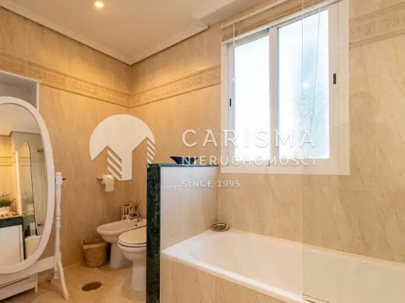 (7) Stylowy apartament z 3 sypialniami i kilkoma tarasami w Selwo, Estepona