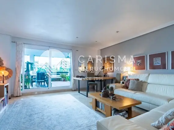 (16) Stylowy apartament z 3 sypialniami i kilkoma tarasami w Selwo, Estepona