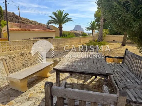 (31) Odnowiona willa z widokiem na Peñón de Ifach, prywatnym basenem i dużą działką – Calpe