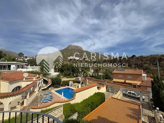 (35) Odnowiona willa z widokiem na Peñón de Ifach, prywatnym basenem i dużą działką – Calpe