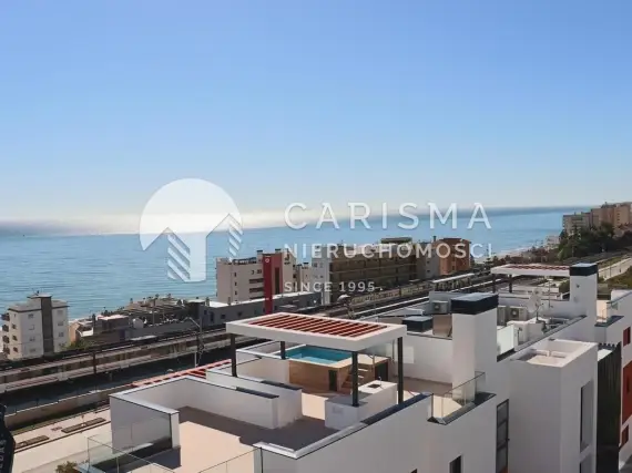 (26) Penthouse z prywatnym basenem i panoramicznymi widokami na morze, Fuengirola