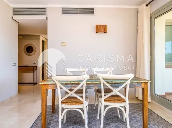 (12) Apartament narożny w Las Colinas Golf &amp; Country Club – 3 sypialnie, tarasy, baseny