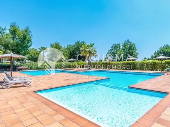 (20) Apartament narożny w Las Colinas Golf &amp; Country Club – 3 sypialnie, tarasy, baseny