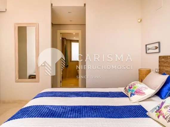 (36) Apartament narożny w Las Colinas Golf &amp; Country Club – 3 sypialnie, tarasy, baseny