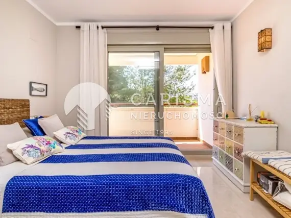 (38) Apartament narożny w Las Colinas Golf &amp; Country Club – 3 sypialnie, tarasy, baseny