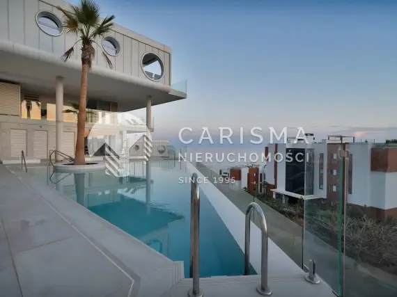 (47) Nowoczesny penthouse z tarasem i jacuzzi blisko plaży – La Reserva del Higuerón