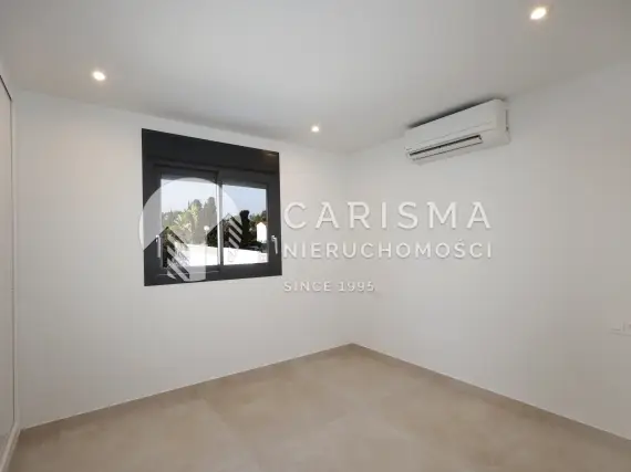 (19) Odremontowana willa w Calpe