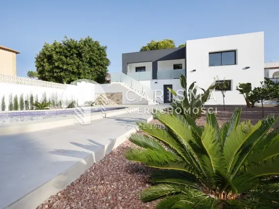 (22) Odremontowana willa w Calpe