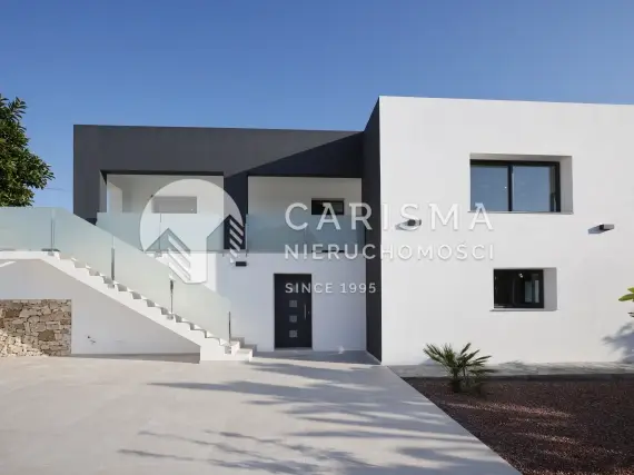 (23) Odremontowana willa w Calpe