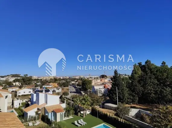 Elegancki apartament typu Penthouse z 2 sypialniami, basenem i prywatnym parkingiem – Dénia 2
