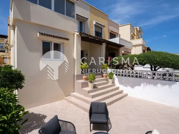 Funkcjonalny, zadbany dom bliźniaczy Orihuela Costa, La Florida 1