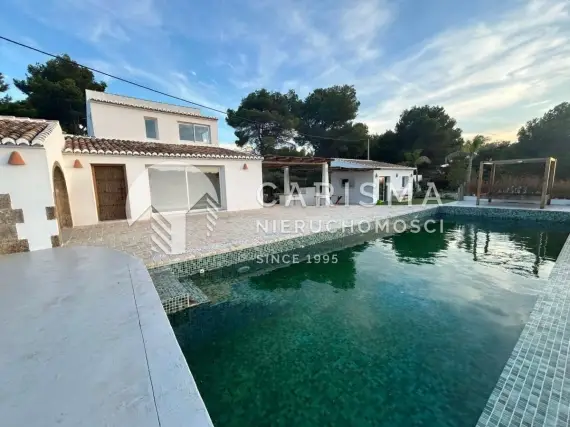 Ładna, w pełni odrestaurowana willa, Javea 1