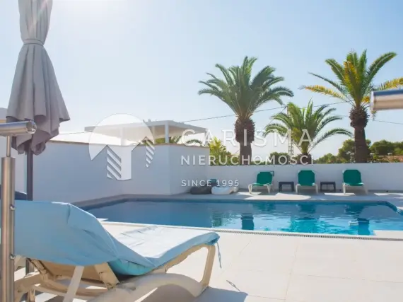 Urokliwa willa w Moraira z panoramicznymi widokami 2