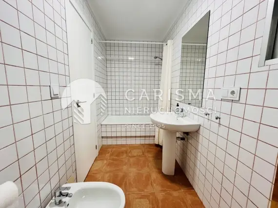 (13) Wyremontowany apartament tuż przy plaży w Guardamar del Segura na Costa Blanca