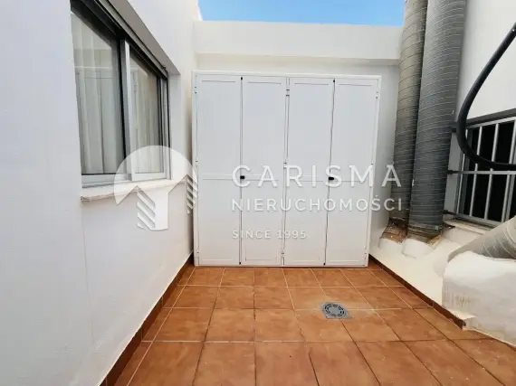 (21) Wyremontowany apartament tuż przy plaży w Guardamar del Segura na Costa Blanca