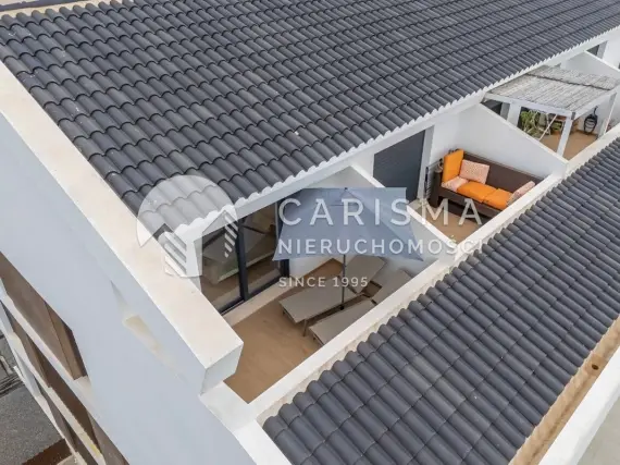 (5) Nowoczesny penthouse na sprzedaż – w odległości spaceru od plaży Arenal, Jávea
