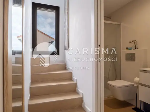 (22) Nowoczesny penthouse na sprzedaż – w odległości spaceru od plaży Arenal, Jávea