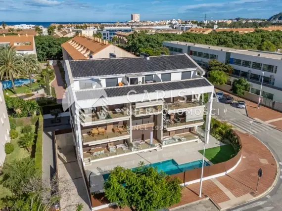 (44) Nowoczesny penthouse na sprzedaż – w odległości spaceru od plaży Arenal, Jávea