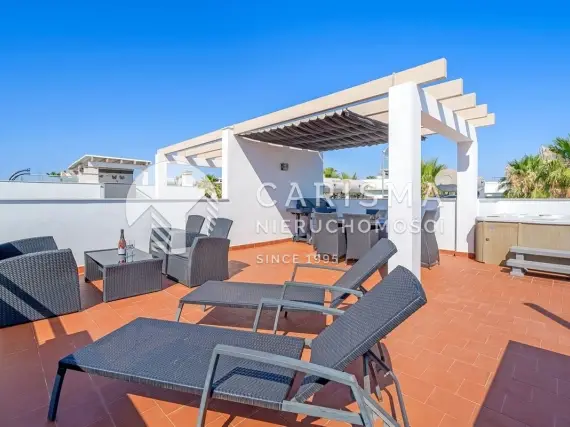 Piękny penthouse w zamkniętym kompleksie, w Punta Prima na Costa Blanca 2