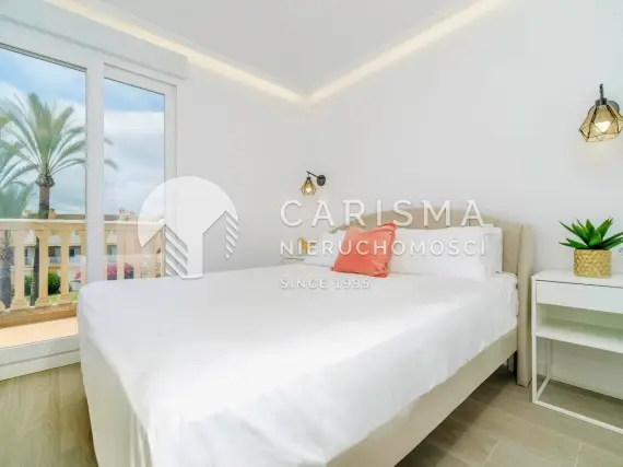 (5) Dwupoziomowy penthouse po generalnym remoncie – blisko plaży Arenal, Jávea