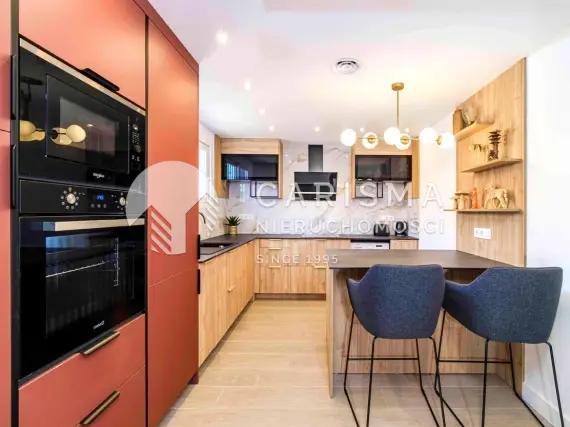 (6) Dwupoziomowy penthouse po generalnym remoncie – blisko plaży Arenal, Jávea