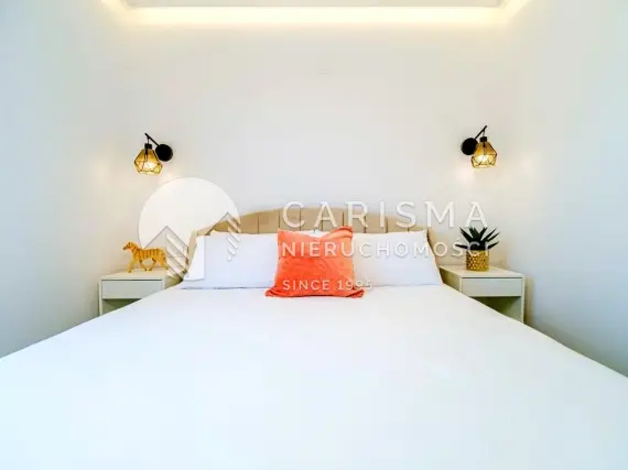 (15) Dwupoziomowy penthouse po generalnym remoncie – blisko plaży Arenal, Jávea
