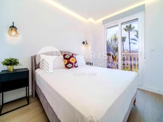 (20) Dwupoziomowy penthouse po generalnym remoncie – blisko plaży Arenal, Jávea