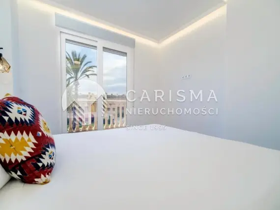 (21) Dwupoziomowy penthouse po generalnym remoncie – blisko plaży Arenal, Jávea