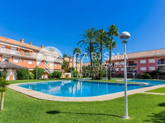 (33) Dwupoziomowy penthouse po generalnym remoncie – blisko plaży Arenal, Jávea