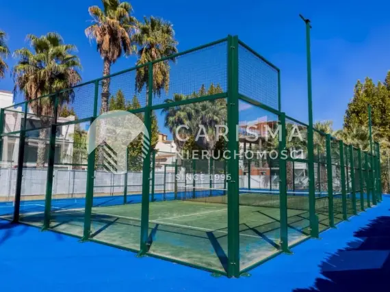 (40) Dwupoziomowy penthouse po generalnym remoncie – blisko plaży Arenal, Jávea