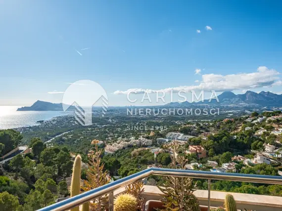 (7) Elegancki apartament w stylu śródziemnomorskim z panoramicznym widokiem na morze – Sierra de Altea