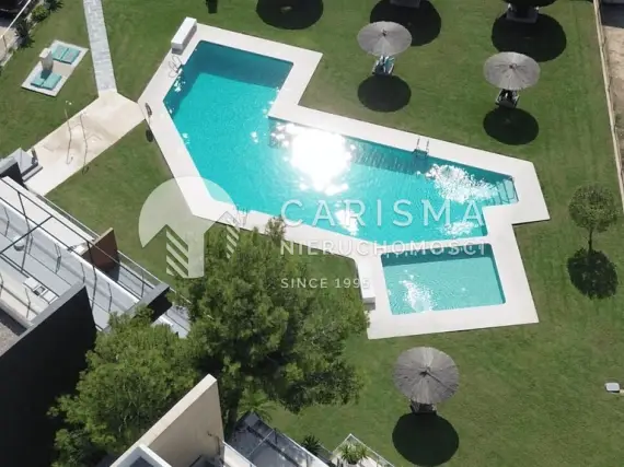 (9) Apartament 2 sypialnie, Villamartín Orihuela Costa, basen, garaż, gotowe do zamieszkania