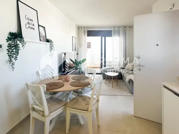 (8) Nowoczesny apartament na najwyższym piętrze z prywatnym solarium – Los Balcones, Torrevieja