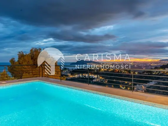 Współczesna willa z panoramicznym widokiem w Altea Hills 1