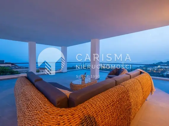 (12) Współczesna willa z panoramicznym widokiem w Altea Hills