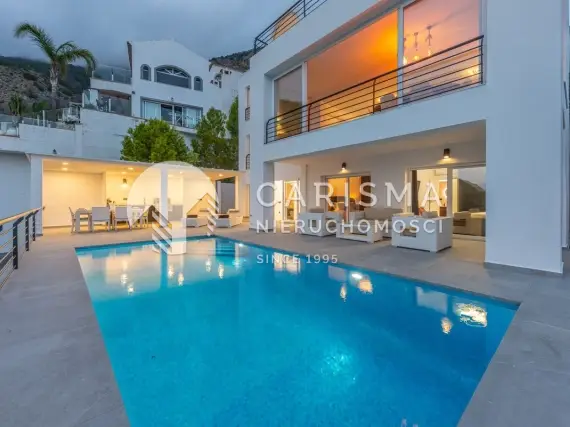 (54) Współczesna willa z panoramicznym widokiem w Altea Hills