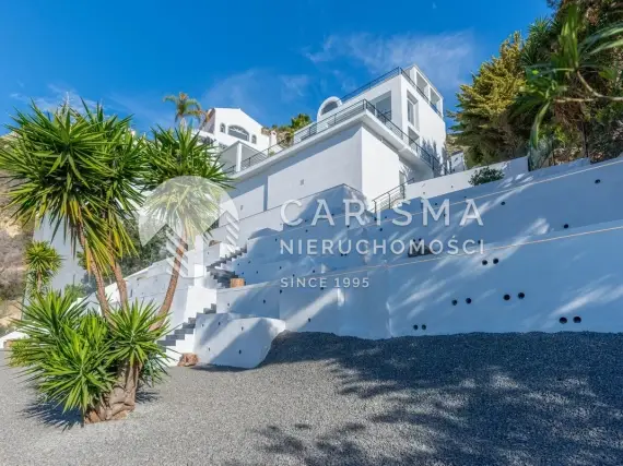 (72) Współczesna willa z panoramicznym widokiem w Altea Hills